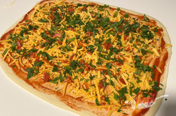 Príprava receptu Pokrivená pizza, zvládne aj začiatočník. Najlepšie slané pečivo, ktoré môžete pripraviť na párty., krok 3