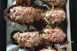 Príprava receptu Bravčové kotlety na sicílsky spôsob - uhorka, cibuľa, majonéza s údenou syrovou prikrývkou, krok 7
