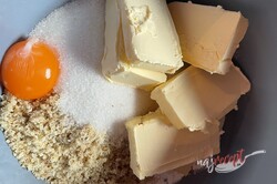 Príprava receptu Veľkonočné orieškové pečivo zlepované orieškovým krémom, krok 2