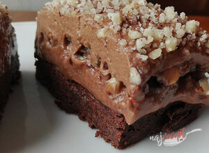 Recept Čokoládové brownies so smotanovou penou