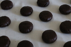 Príprava receptu Kakaové sušienky s arašidovým krémom, krok 4