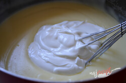 Príprava receptu Jogurtový krémeš s piškótami, krok 3