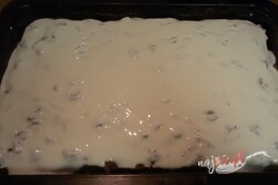 Príprava receptu Fantastické pudingové rezy so šľahačkou a jahodami, krok 12