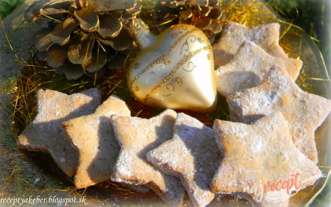 Recept Orieškové hviezdičky - krehké vianočné cukrovinky