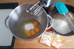 Príprava receptu Karamelovo orechové rezy, krok 1