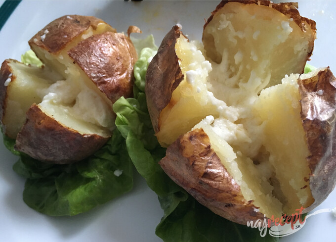 Recept Pečené zemiaky plnené bryndzou a maslom
