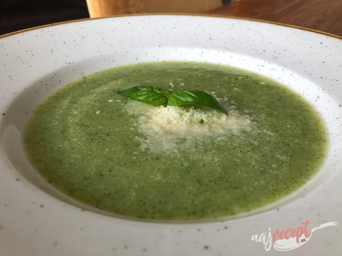 Recept Brokolicová polievka aj pre gurmánov