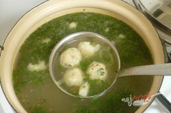Príprava receptu Karfiolová polievka s petržlenovými haluškami, krok 4