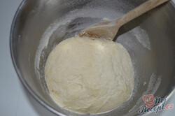 Príprava receptu Kysnuté lekvárové knedle s vanilkovou omáčkou, krok 1