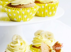Fotorecept | Vanilkovo-citrónove muffiny s jahodovým a bananovým mascarpone krémom