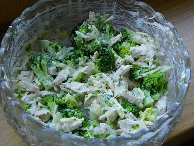 Recept Brokolicový šalát s kuracím mäsom