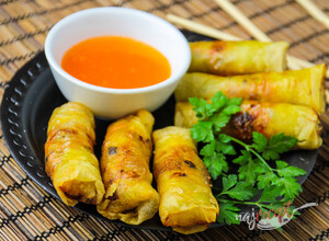 Vietnamský recept na obľúbené jarné závitky nem rán. Skvelé predjedlo, obed alebo pohostenie.