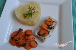 Príprava receptu Treska s mrkvou so zemiakmi, krok 1