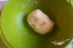 Príprava receptu Linecký orechový koláčik sa žĺtkovou polevou, krok 2