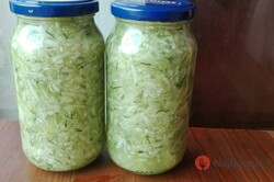 Príprava receptu Sterilizovaný uhorkový šalát - pripravte si zásoby na zimu, krok 1