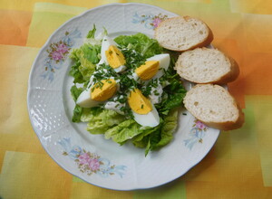 Recept Hlávkový šalát s varenými vajcami