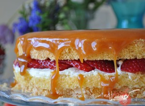Fotorecept| Karamelový krém a jahodová torta